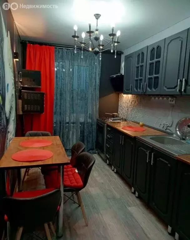 3-комнатная квартира: Каменск-Шахтинский, улица Ворошилова, 154 (62 м) - Фото 0