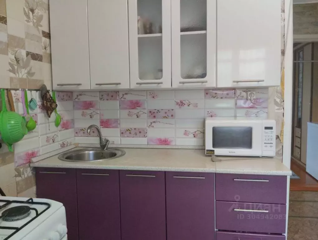 Дом в Омская область, Марьяновский район, пос. Конезаводский Дорожная ... - Фото 1