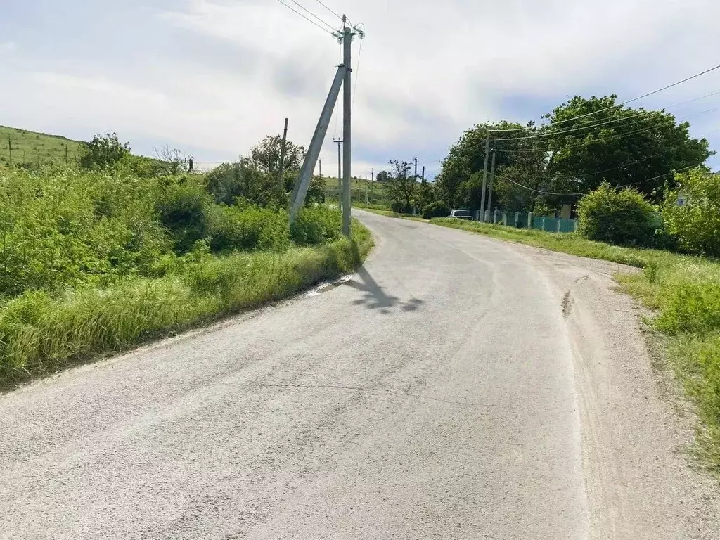 Участок в Крым, Белогорский район, Мичуринское с/пос, с. Лечебное ул. ... - Фото 1
