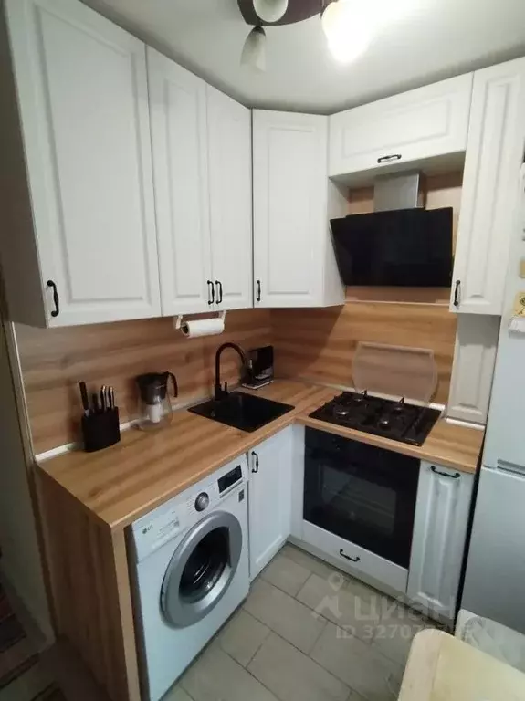 2-к кв. Омская область, Омск Волгоградская ул., 32Б (45.0 м) - Фото 1