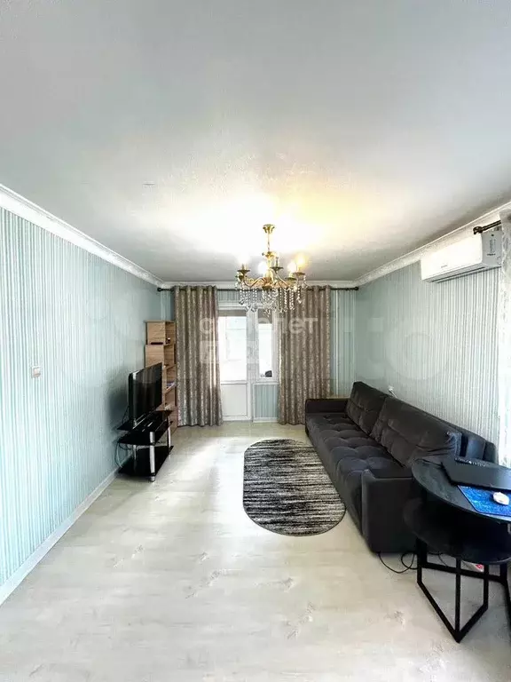 1-к. квартира, 40 м, 8/9 эт. - Фото 1