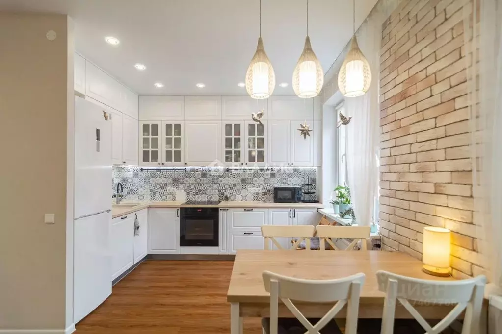 4-к кв. Карелия, Петрозаводск бул. Интернационалистов, 8 (75.1 м) - Фото 0
