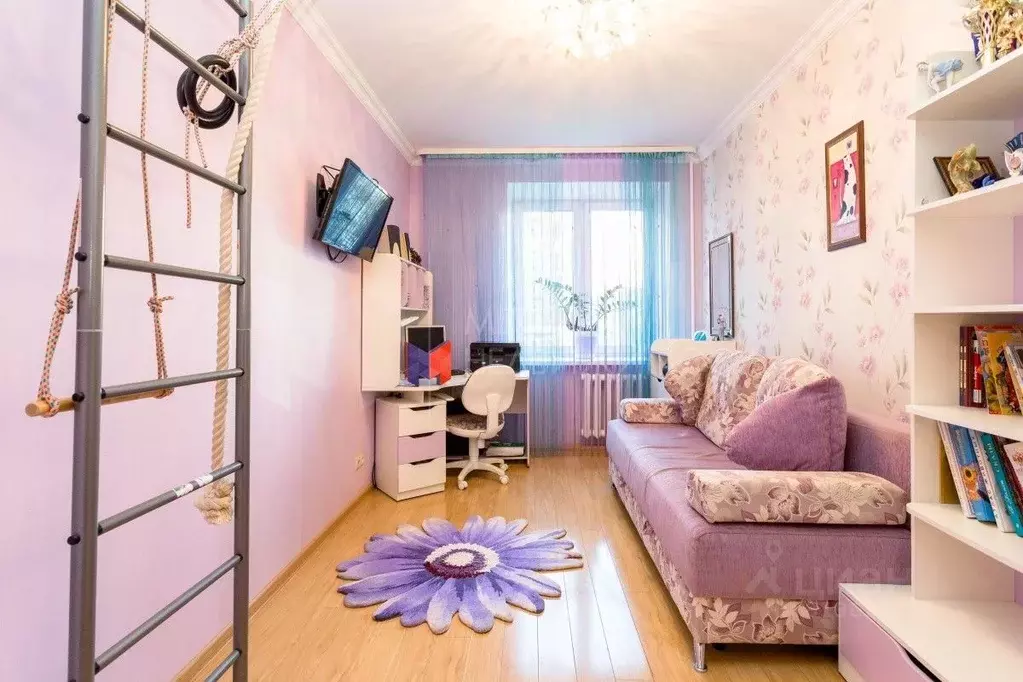 4-к кв. Тюменская область, Тюмень ул. Водников, 12 (112.0 м) - Фото 0