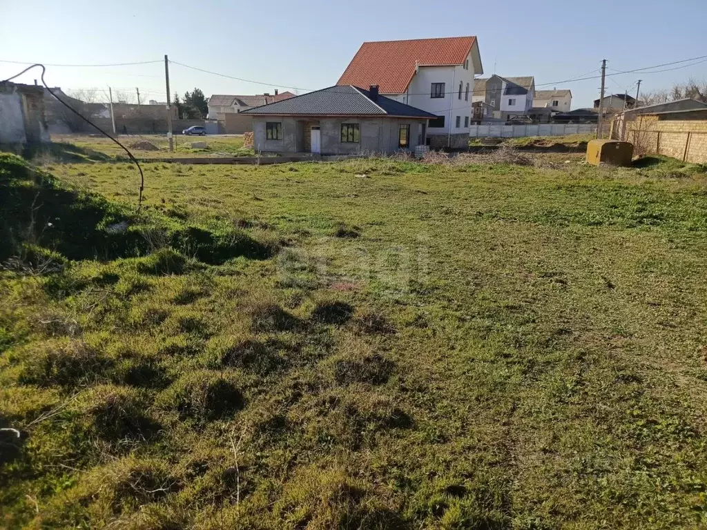 Участок в Крым, Черноморское пгт ул. Цветочная, 26 (6.19 сот.) - Фото 1