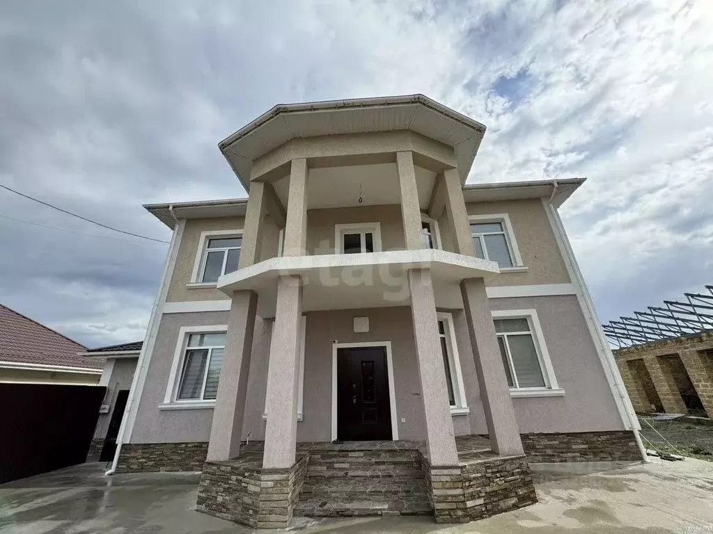 Дом в Крым, Симферопольский район, Добровское с/пос, с. Пионерское ул. ... - Фото 1