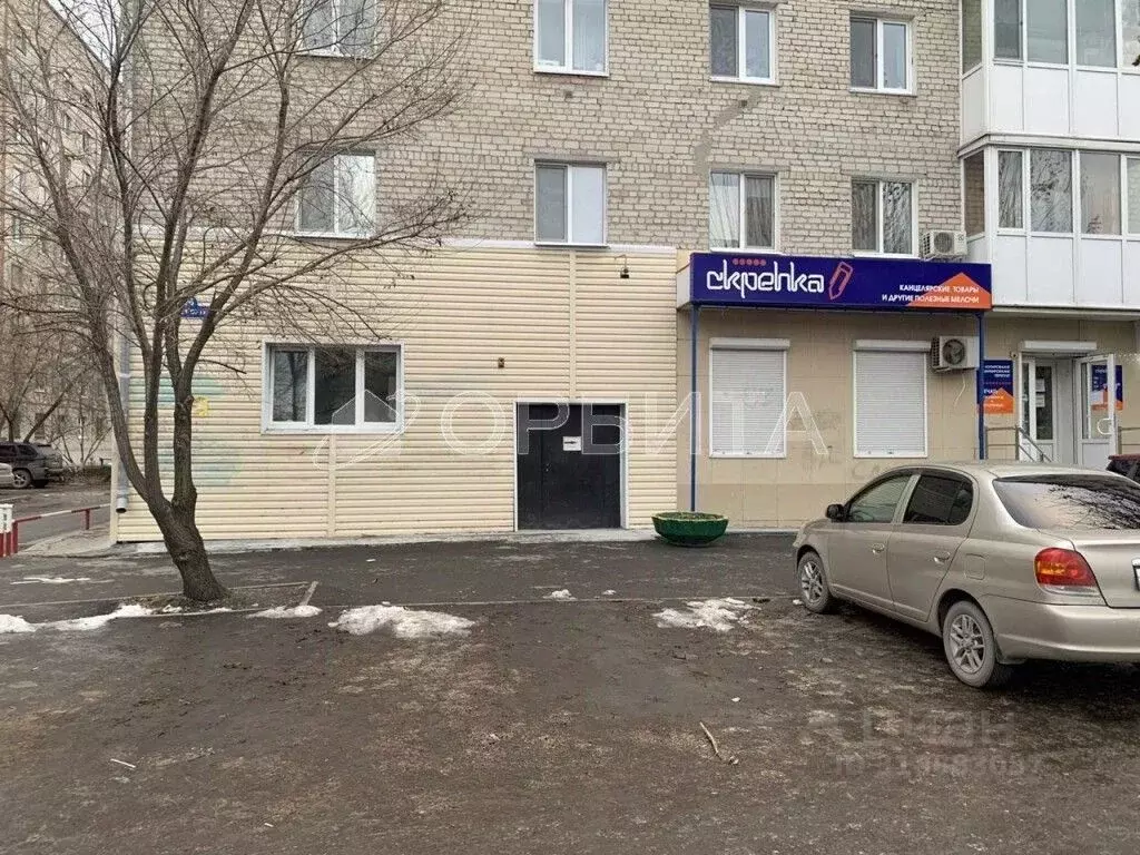 Помещение свободного назначения в Тюменская область, Тюмень ул. 50 лет ... - Фото 0