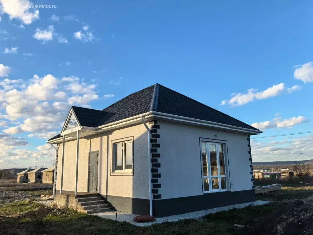 Дом в Семигорский, улица Полковника Олега Осичкина (74 м) - Фото 1