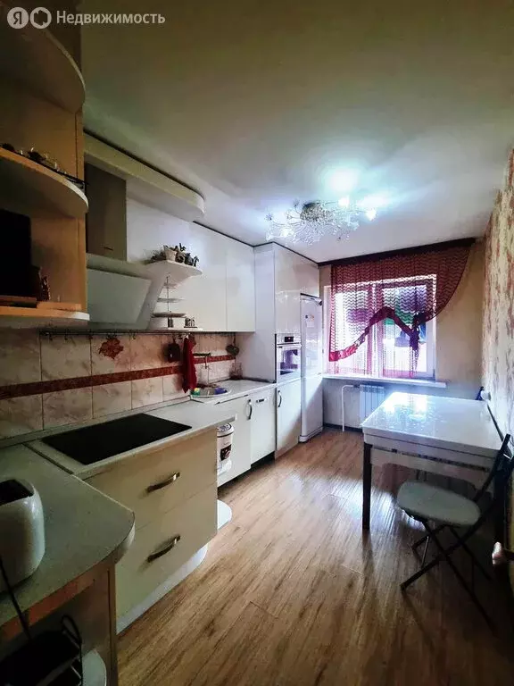 3-комнатная квартира: Южно-Сахалинск, проспект Победы, 63В (71.5 м) - Фото 0