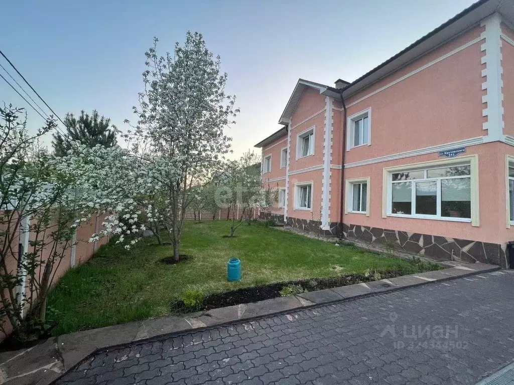 Дом в Красноярский край, Красноярск ул. Крутовского, 251 (300 м) - Фото 1