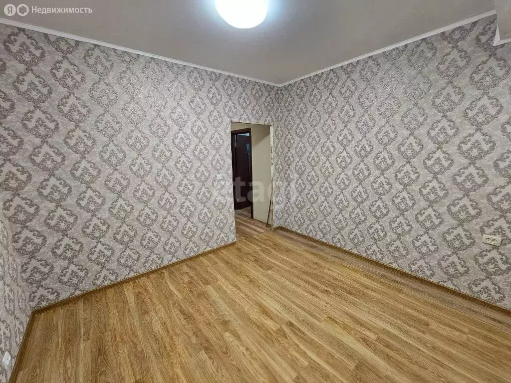 3-комнатная квартира: село Ямное, улица Атамана Платова, 2/6 (84.3 м) - Фото 1