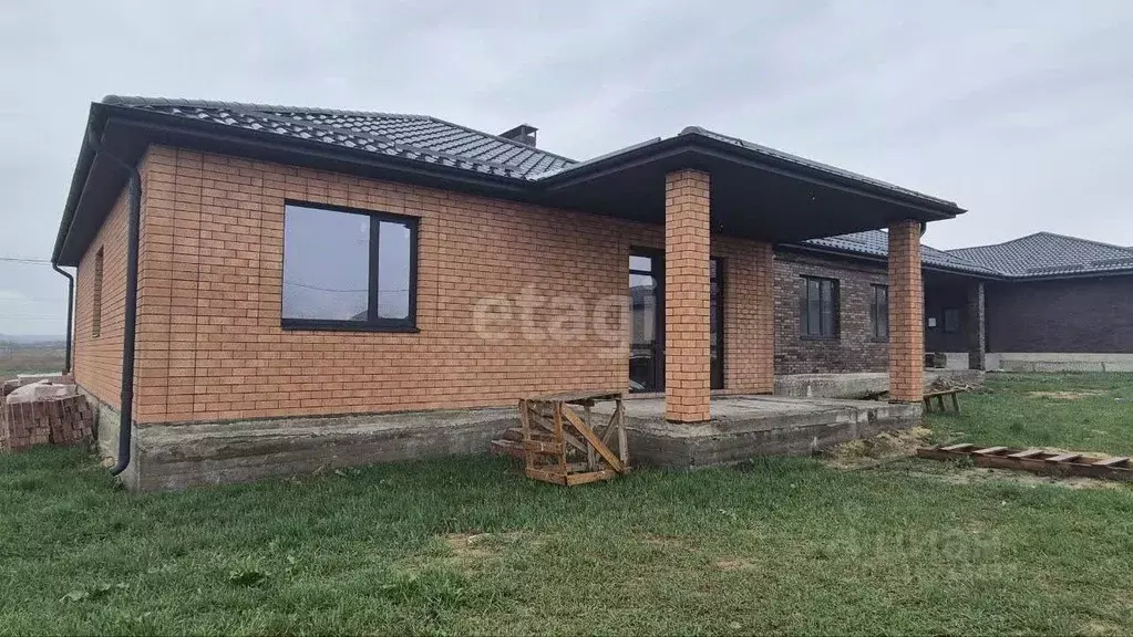 Дом в Ставропольский край, Шпаковский муниципальный округ, с. Надежда  ... - Фото 1