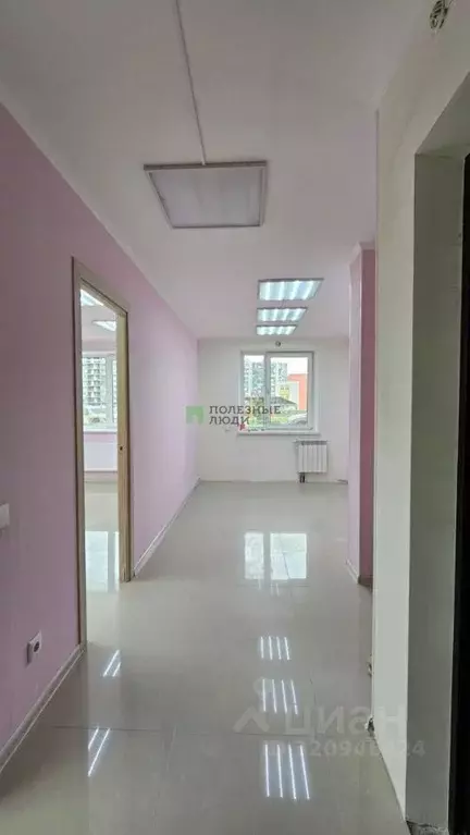 Помещение свободного назначения в Ленинградская область, Кудрово г. ... - Фото 1