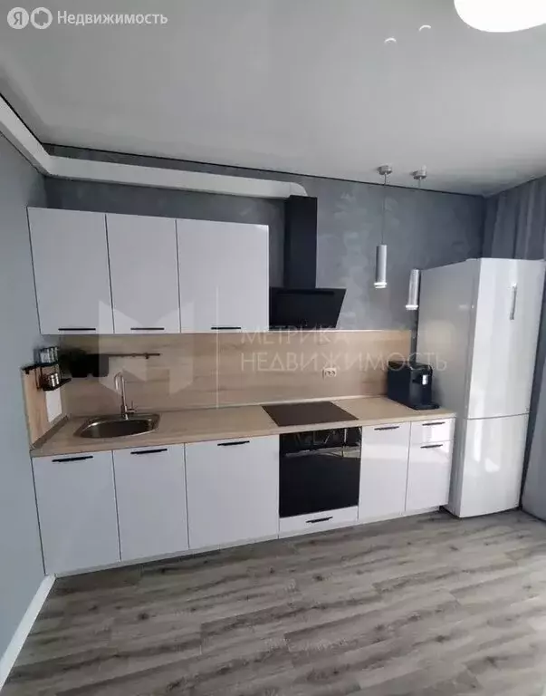 1-комнатная квартира: Тюмень, улица Мельникайте, 2к18 (44 м) - Фото 1