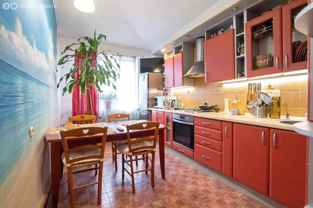 3-комнатная квартира: Калининград, улица Литовский Вал, 47А (66 м) - Фото 1