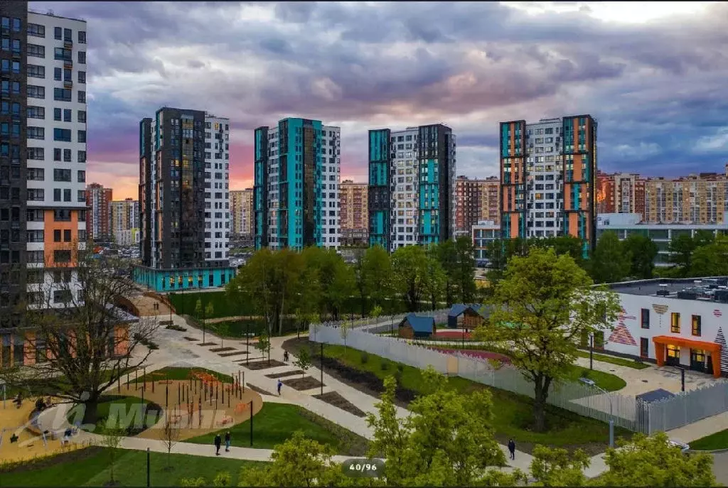 Продается 3-комнатная квартира - Фото 1