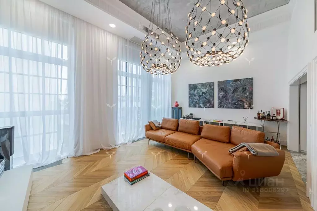 6-к кв. Москва ул. Усачева, 11К (385.0 м) - Фото 0