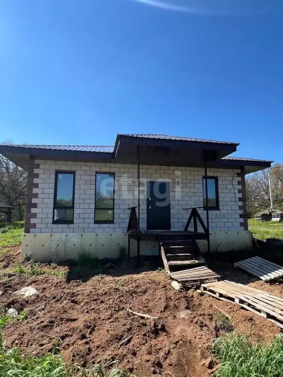 Дом в Башкортостан, Иглинский район, Акбердинский сельсовет, д. ... - Фото 1