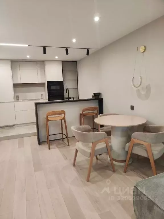 2-к кв. Кировская область, Киров ул. Тимирязева, 7к1 (55.8 м) - Фото 0