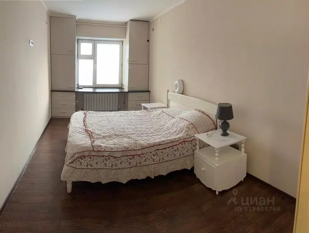 2-к кв. Саха (Якутия), Якутск ул. Дзержинского, 34/2 (64.5 м) - Фото 0