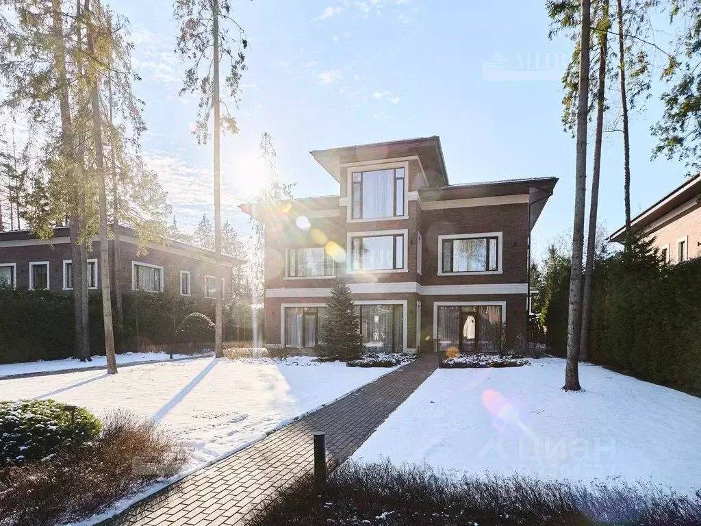 Дом в Московская область, Красногорск городской округ, с. ... - Фото 1