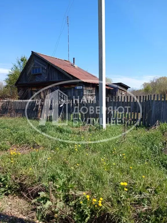 Дом в Удмуртия, Сарапульский район, д. Сергеево ул. Труда, 3 (40 м) - Фото 1