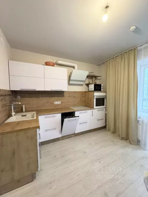 2-к кв. Красноярский край, Красноярск ул. Академгородок, 66 (58.4 м) - Фото 1