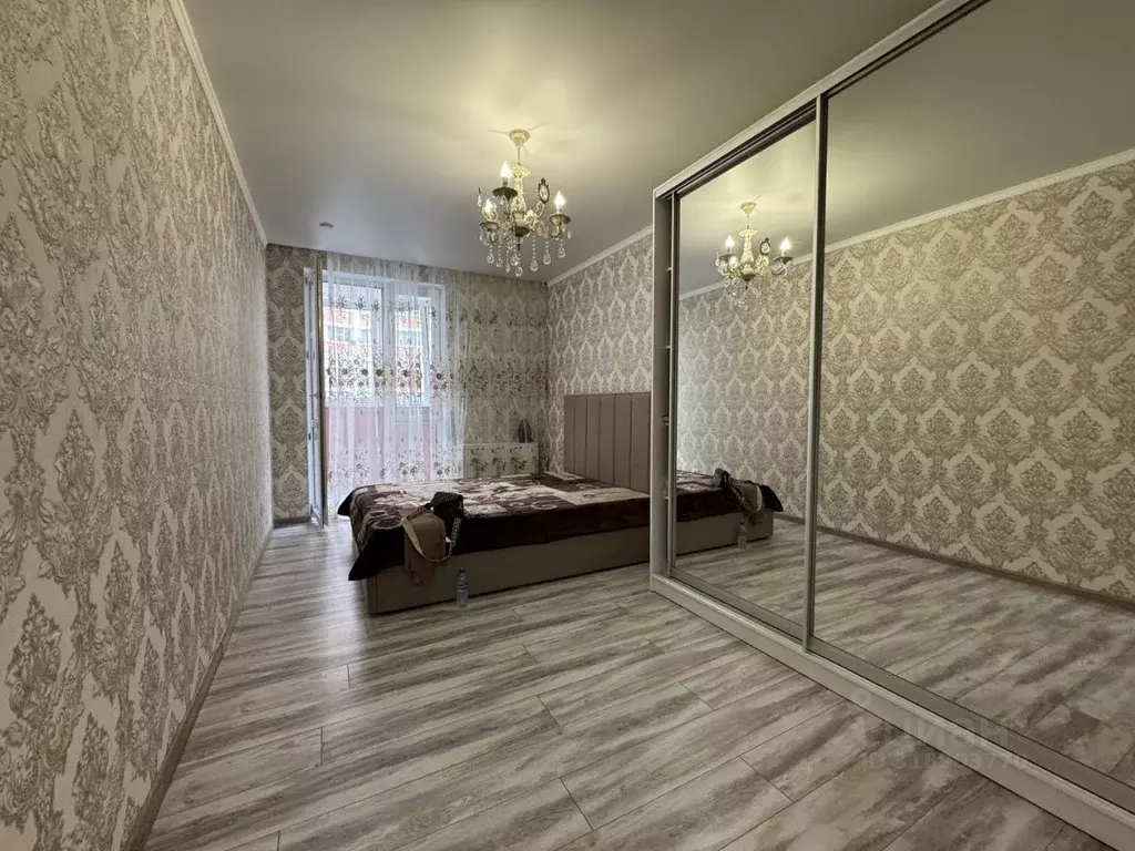 3-к кв. Краснодарский край, Краснодар ул. Цезаря Куникова, 24к1 (90.0 ... - Фото 0