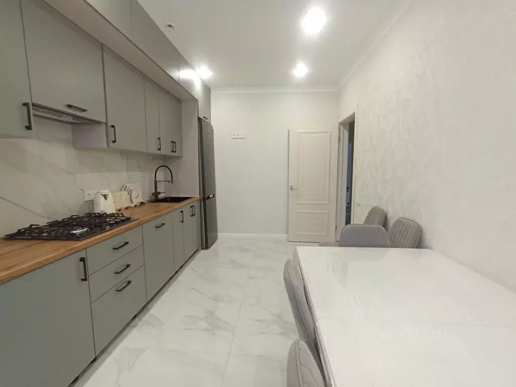 3-к кв. Северная Осетия, Владикавказ ул. Астана Кесаева, 44Г (90.0 м) - Фото 0