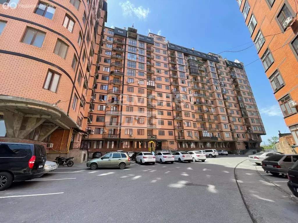 2-комнатная квартира: Махачкала, улица Даниялова, 120А (97 м) - Фото 0