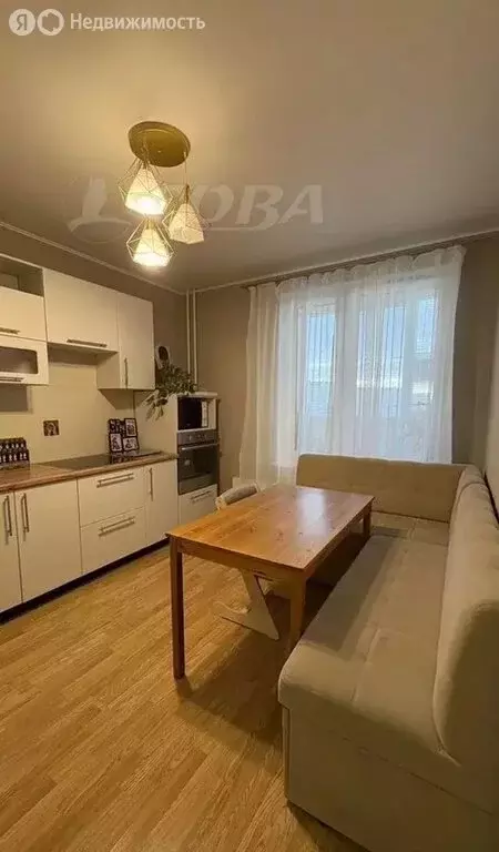 1-комнатная квартира: Тюмень, улица Николая Зелинского, 24 (38.5 м) - Фото 1