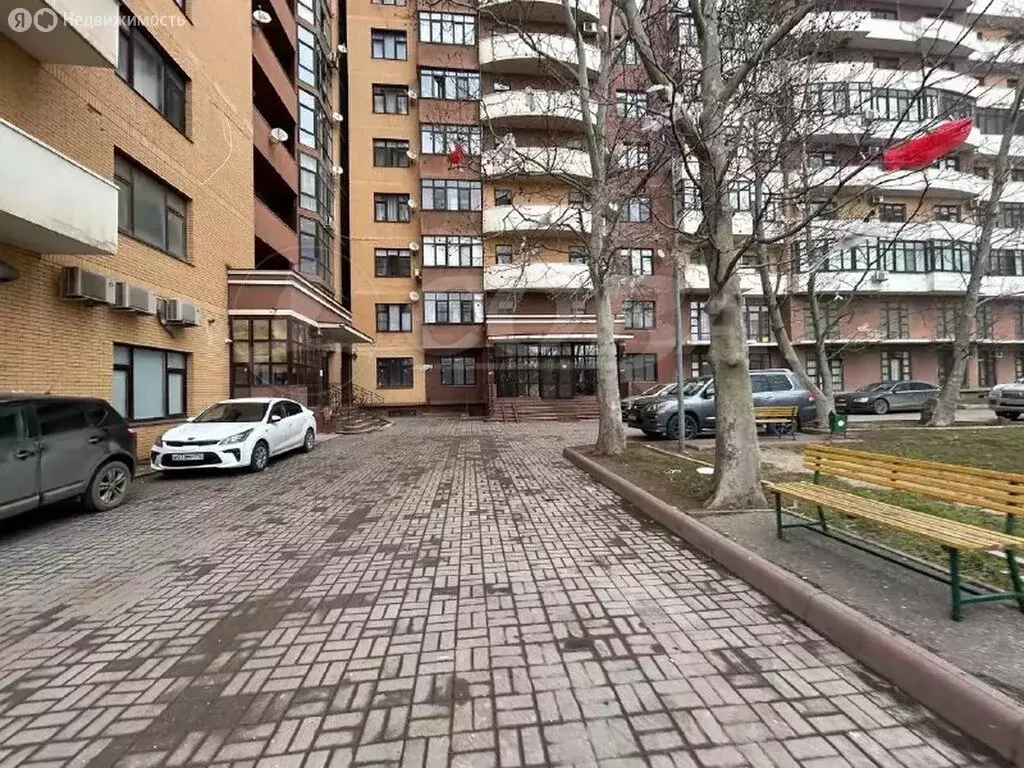 4-комнатная квартира: Махачкала, проспект Расула Гамзатова, 53 (220 м) - Фото 1