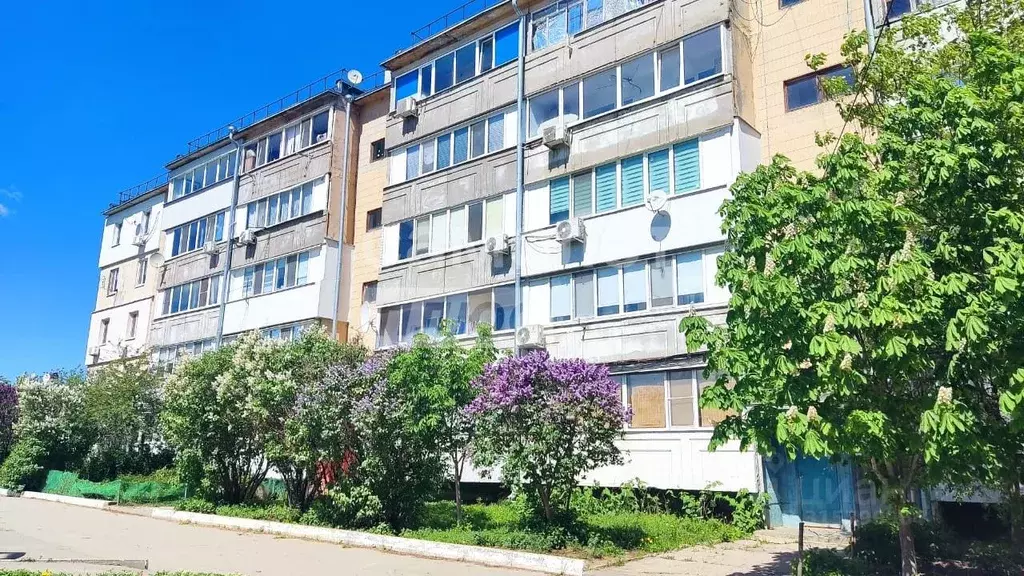 3-к кв. Саратовская область, пос. Дубки ул. Юбилейная, 17А (60.0 м) - Фото 0
