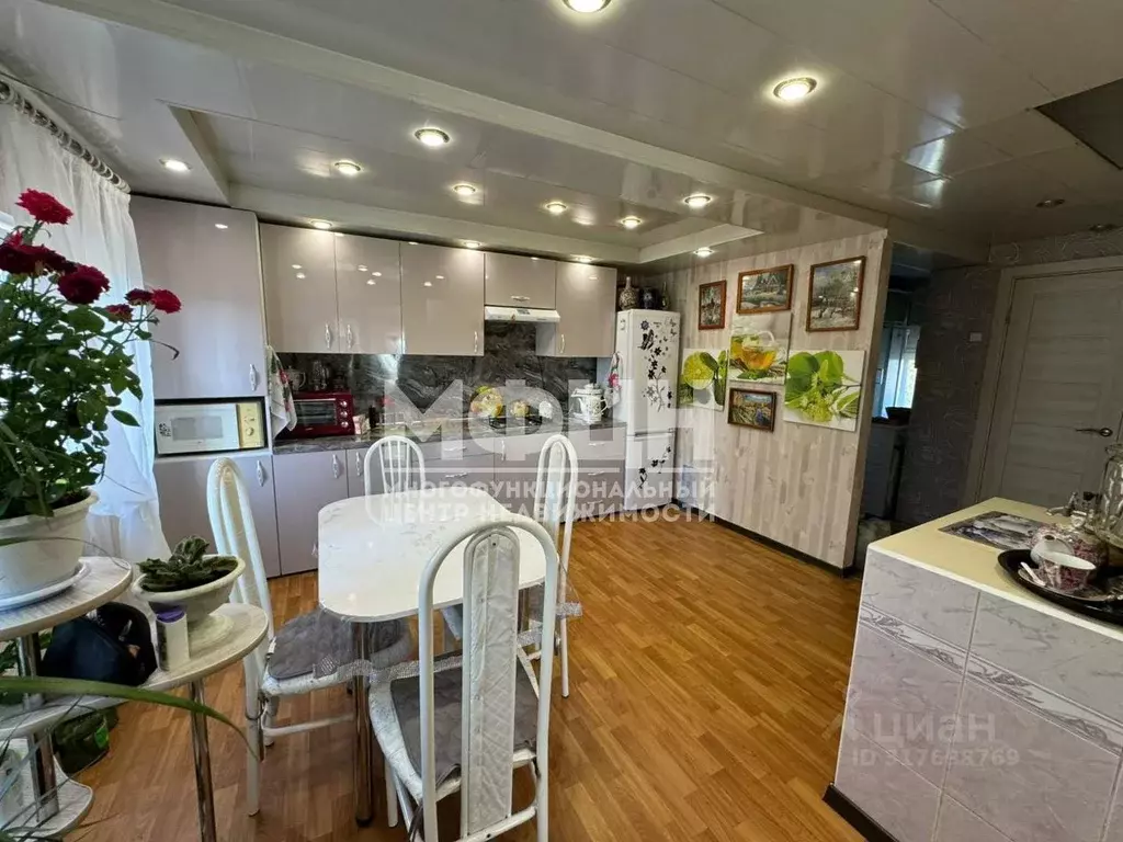Дом в Карелия, Петрозаводск пл. Гагарина, 1 (70 м) - Фото 1