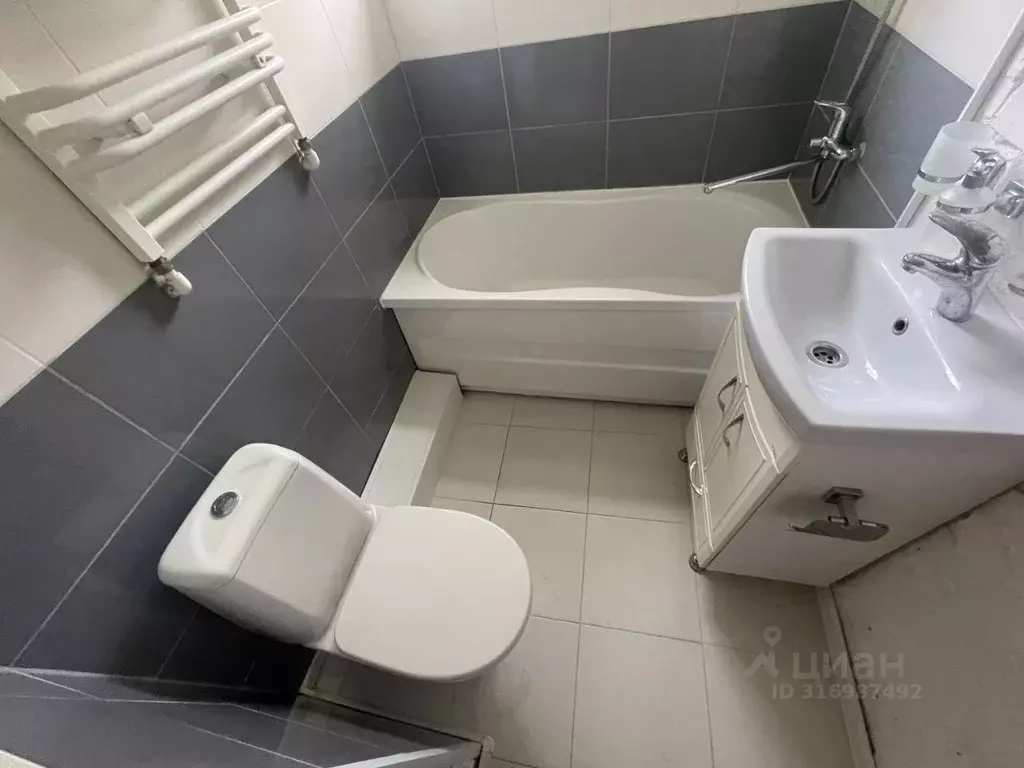 2-к кв. Калининградская область, Калининград Беговая ул., 62 (42.5 м) - Фото 1