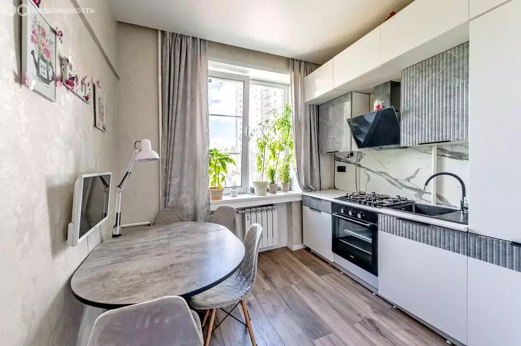 3-комнатная квартира: Москва, Радужная улица, 15к2 (57.1 м) - Фото 0