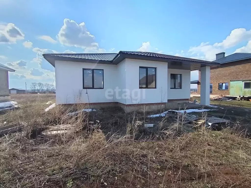 Дом в Башкортостан, Стерлитамакский район, Казадаевский сельсовет, с. ... - Фото 1