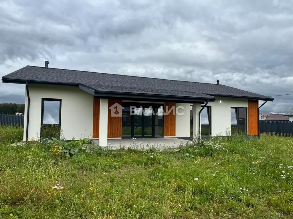 Дом в Калужская область, Жуковский район, с. Совхоз Победа ул. ... - Фото 2