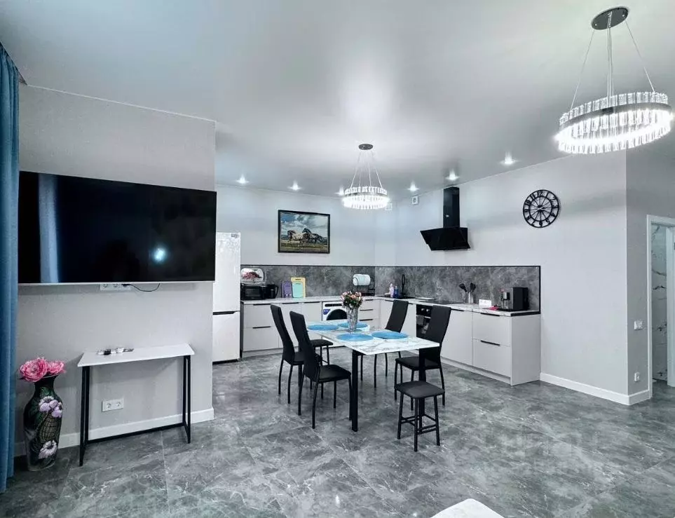 2-к кв. Волгоградская область, Волгоград Ангарская ул., 71 (82.0 м) - Фото 2