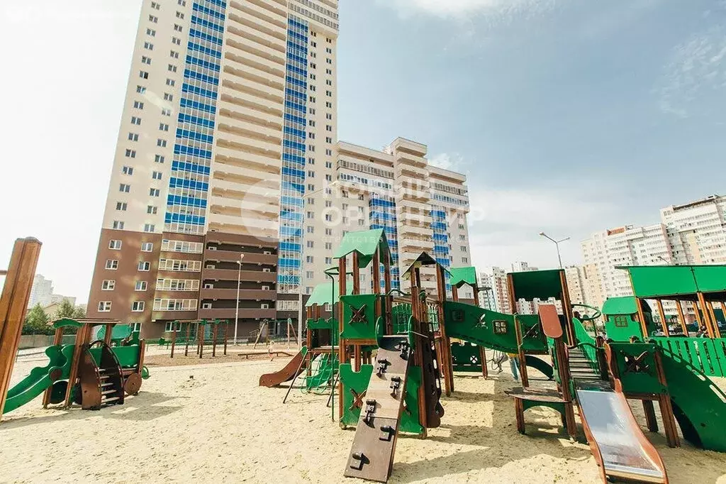 3-комнатная квартира: Екатеринбург, улица Громова, 26 (96 м) - Фото 1