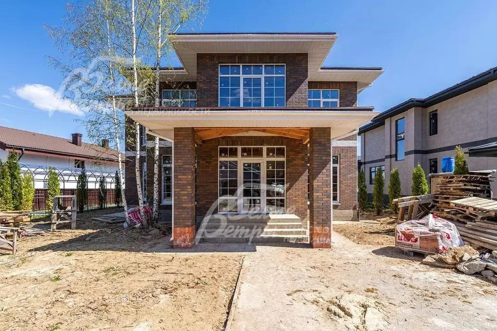 Дом в Москва № 189 кв-л,  (308 м) - Фото 1