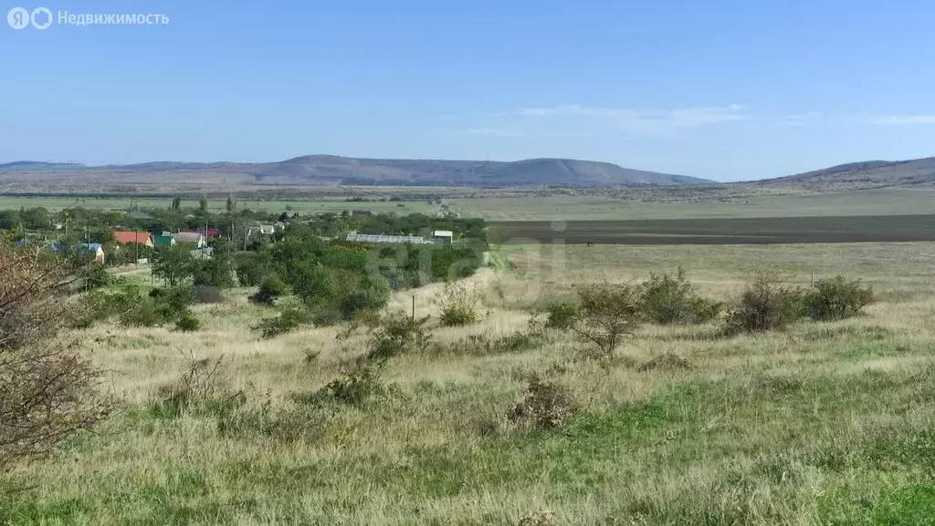 Участок в село Отважное, Октябрьская улица (10 м) - Фото 1