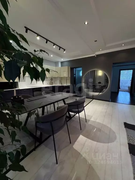 2-к кв. Тюменская область, Тюмень ул. Циолковского, 7к2 (73.4 м) - Фото 1