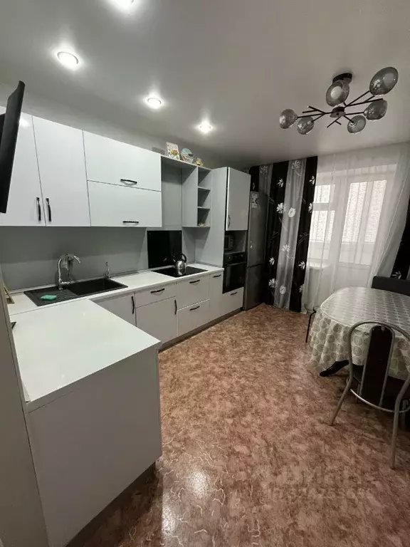 3-к кв. Татарстан, Нижнекамск просп. Строителей, 61 (82.0 м) - Фото 1