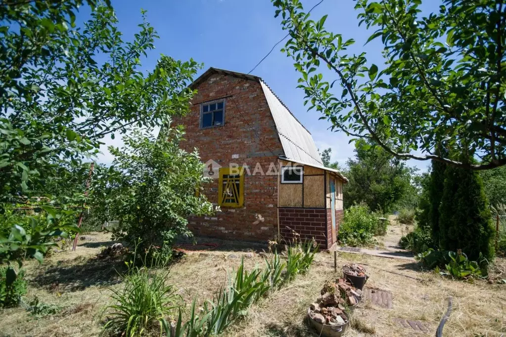 Дом в Саратовская область, Балаковский район, Натальинское ... - Фото 0