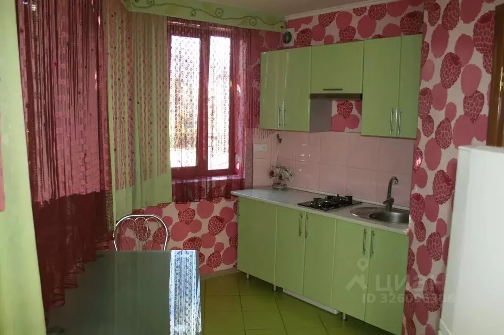 1-к кв. Крым, Алушта ул. Карла Маркса, 7/6 (40.0 м) - Фото 1