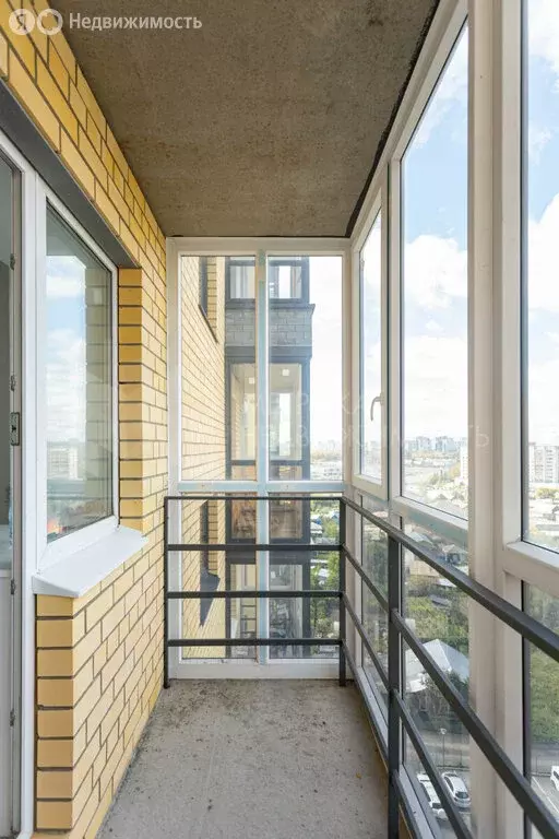 Квартира-студия: Тюмень, улица Мельникайте, 150 (37.2 м) - Фото 1