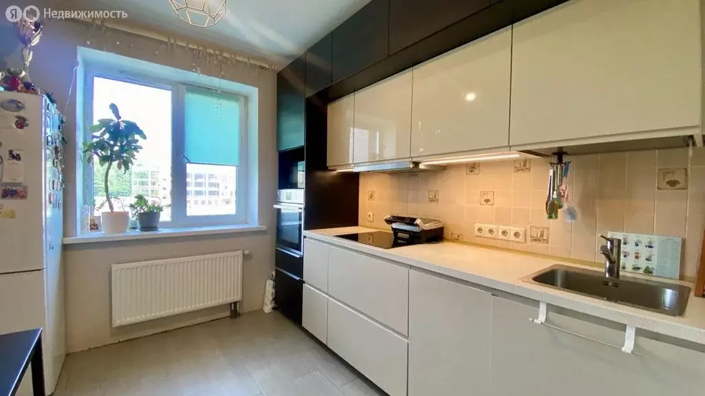 3-комнатная квартира: Пирогово, улица Ильинского, 3 (76 м) - Фото 1
