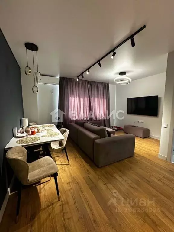 3-к кв. Волгоградская область, Волгоград ул. Расула Гамзатова, 11 ... - Фото 1