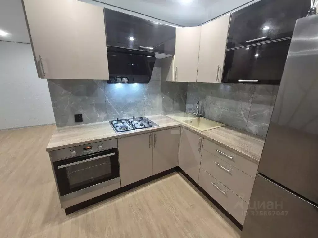 2-к кв. Тюменская область, Тюмень Киевская ул., 60 (43.8 м) - Фото 2