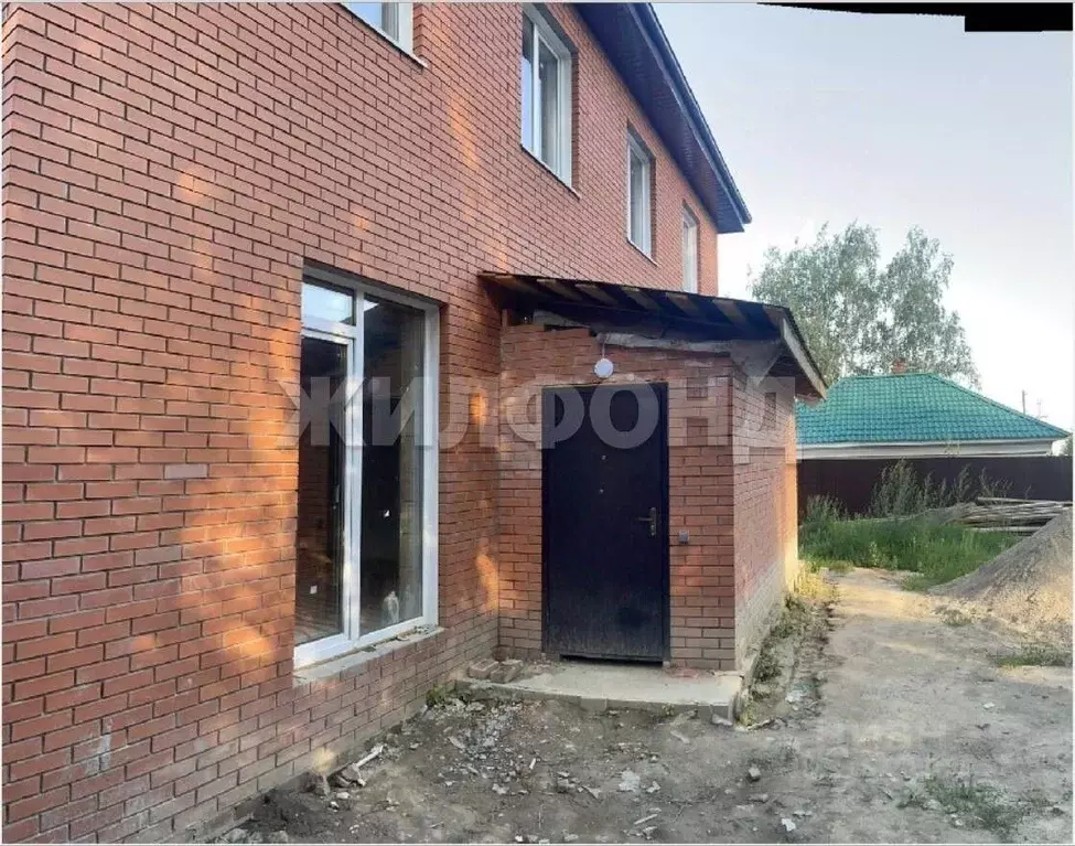 Дом в Новосибирская область, Новосибирск ул. Сурикова (80 м) - Фото 1